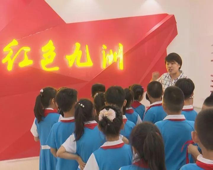 吴宣仪过河拆桥，割粉丝韭菜，营造富婆人设，这就是女爱豆？